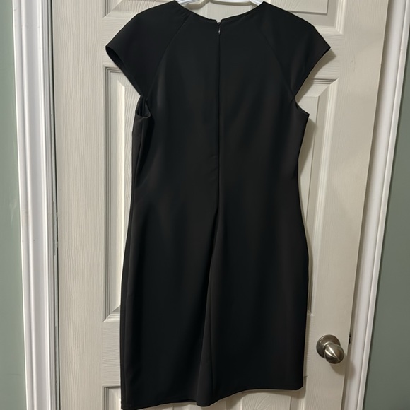 Black dress - Picture 6 of 6